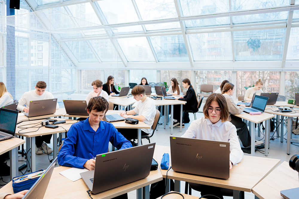 Анастасия Ракова назвала ИИ-сервис для изучения математики одним из самых популярных в МЭШ - Российская газета