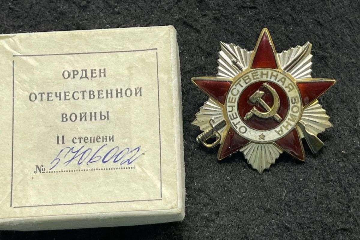 В Третьяковской галерее отреставрировали уникальный рельеф скульптора Ивана Шадра, 40 лет пролежавший под открытым небом. Работа состоит из трех частей, имеет шесть метров в длину и два в высоту, вес 1,5 тонны.
