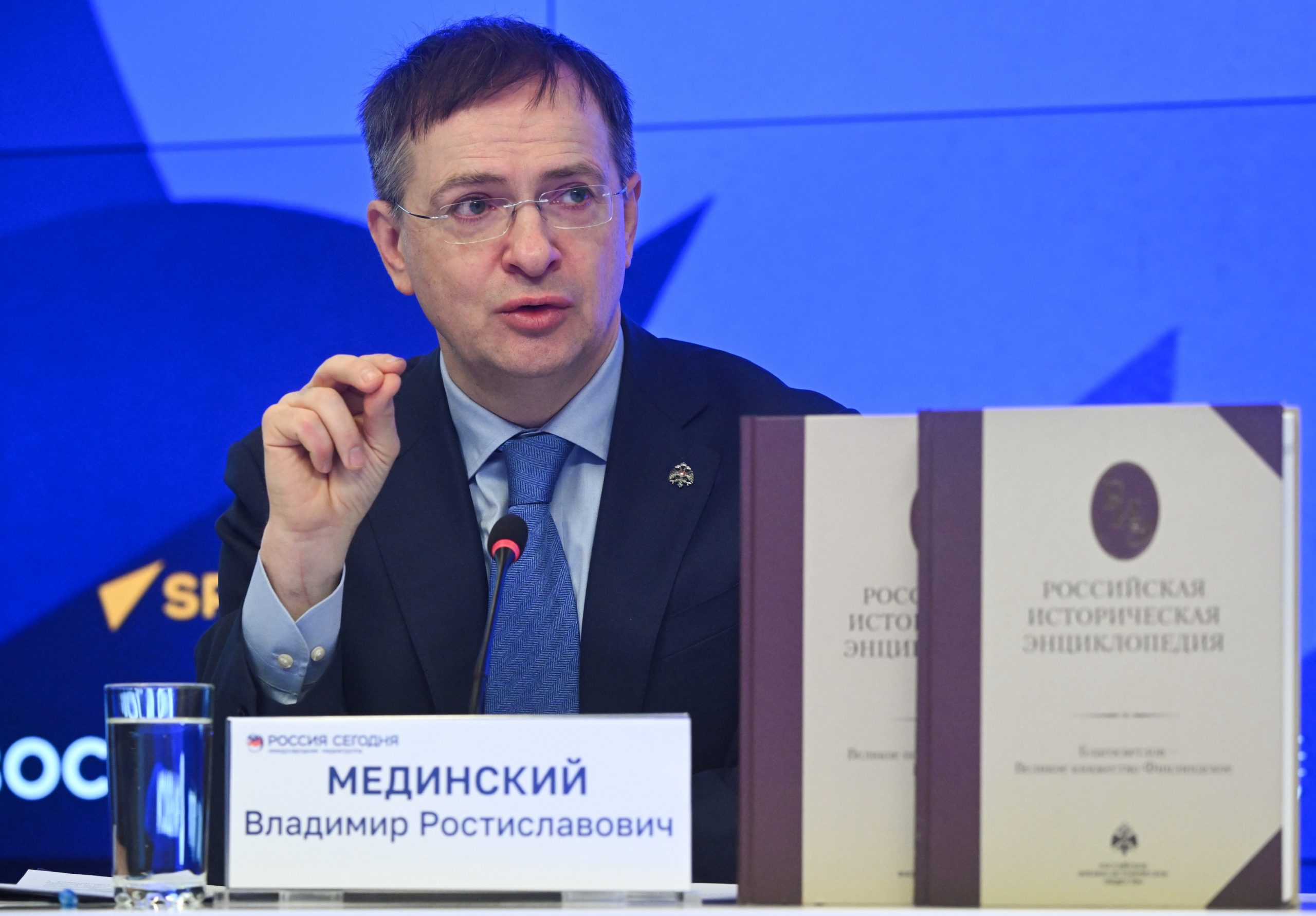 Украинские нацисты угрожают Мединскому и намекают на теракты - Российская газета