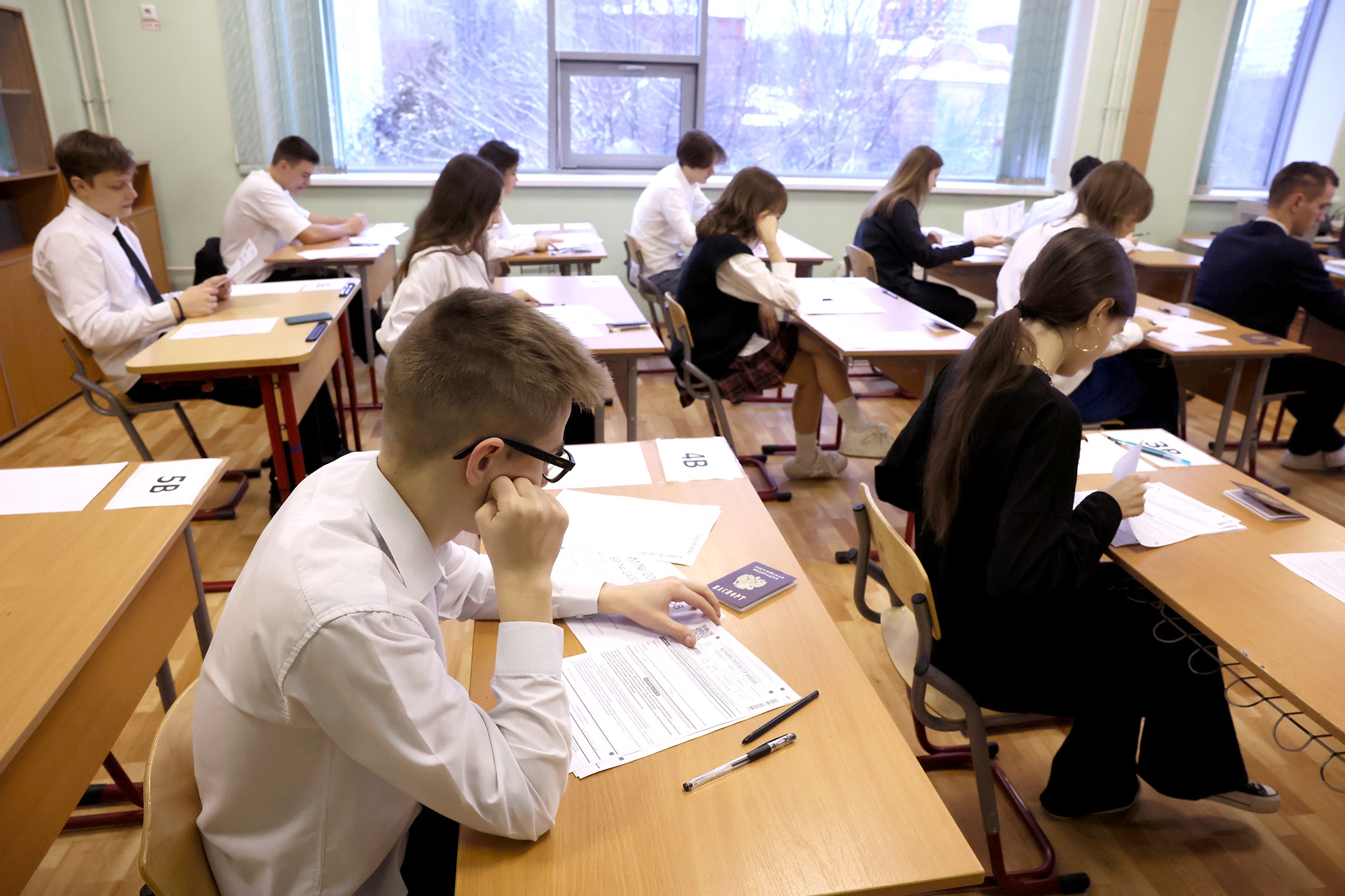 В Госдуме рассказали о схеме обмана с ответами на вопросы школьных экзаменов - Российская газета