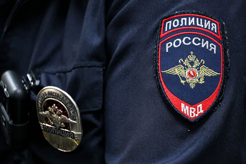 В Петербурге курьер не дал мошенникам украсть миллион у пенсионера - Российская газета