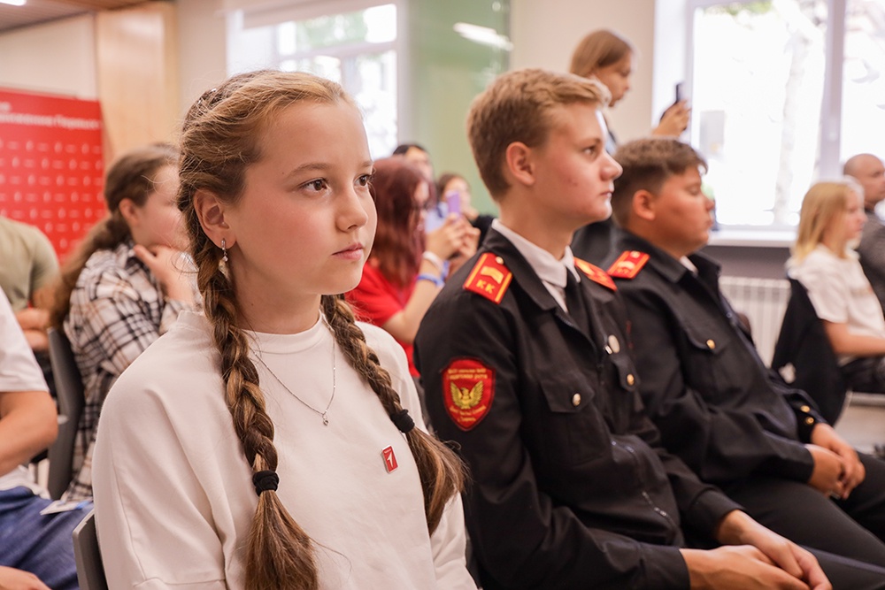 В рамках акции "Служу Отечеству" по всей России пройдут встречи с ветеранами и участниками СВО - Российская газета