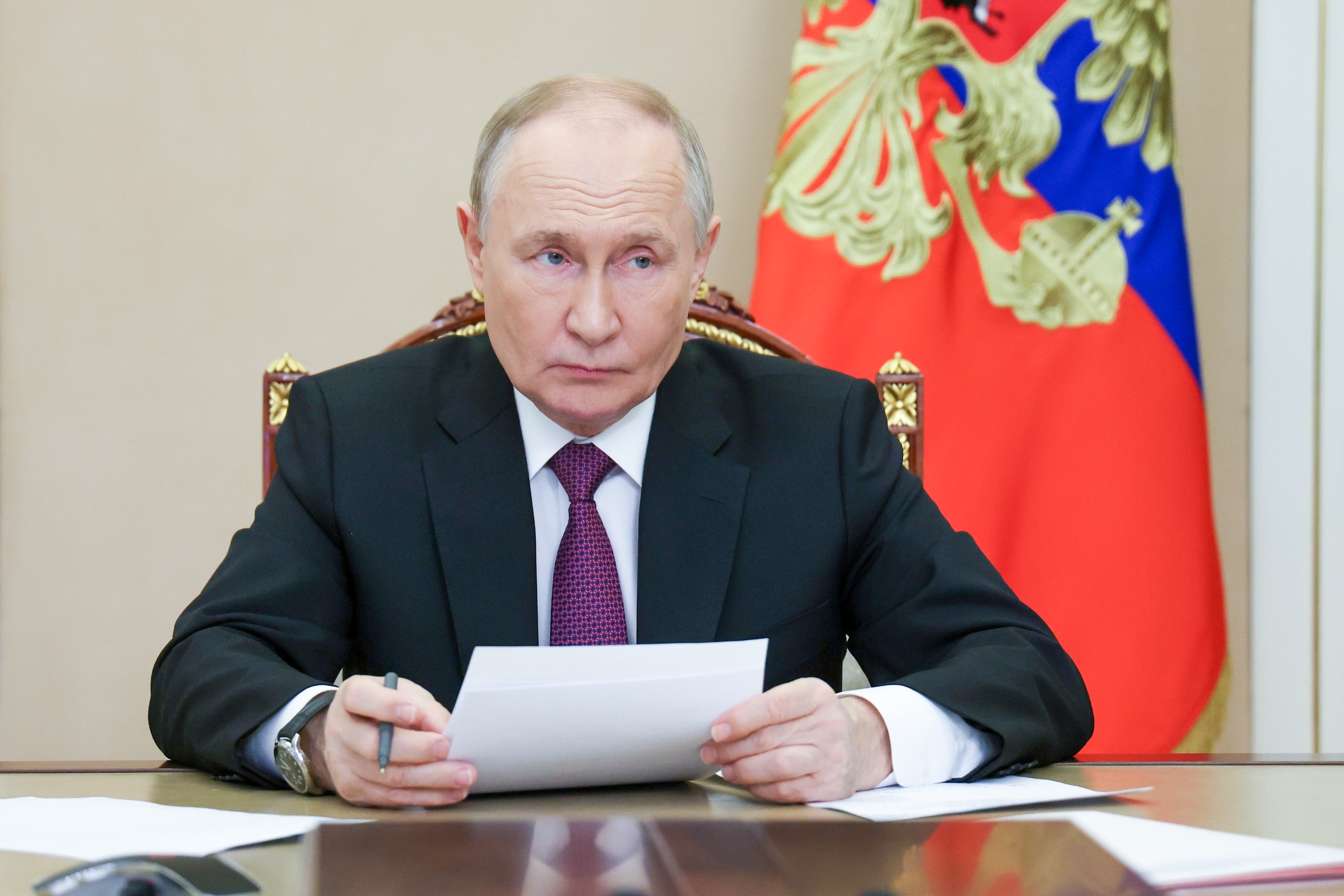 Восстановление приграничных регионов и лесные пожары. Главное из совещания Путина с членами правительства - Российская газета